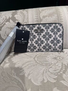 kate spade Lucy Black and White Floral Zip Wristlet